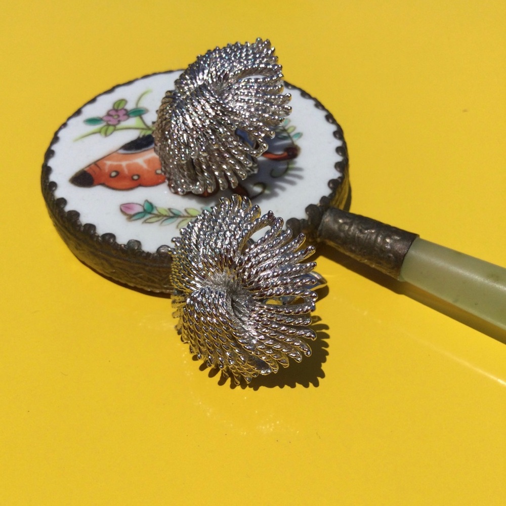 Vintage MONET Clip Earrings